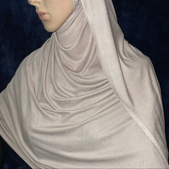 - Hijab - Made In Dubai UAE - Picture 3 of 8